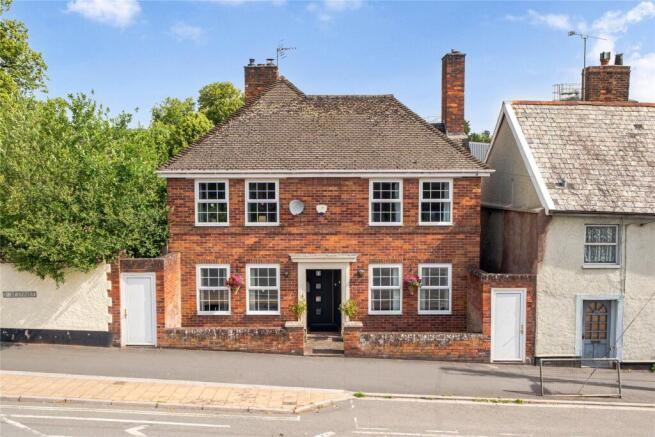4 bed property, in East Street, £450,000