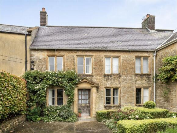 2 bed property, in Fleet Street, £750,000