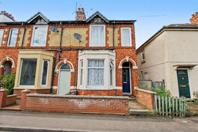3 bed property, in Cecil Street, £185,000