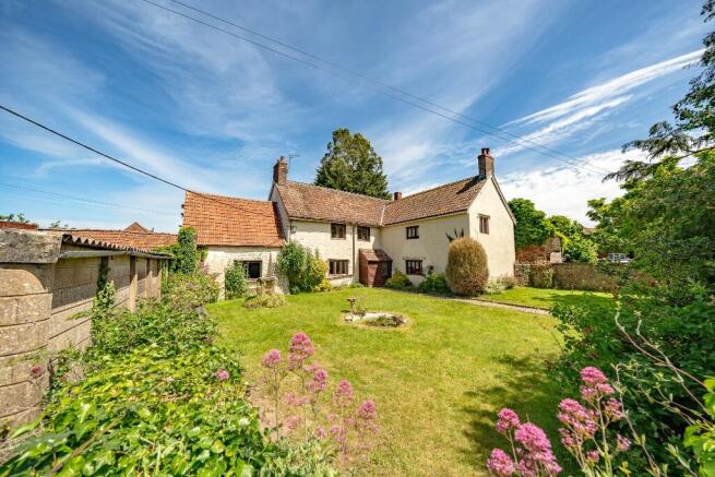 3 bed property, in Bristol Road, £625,000
