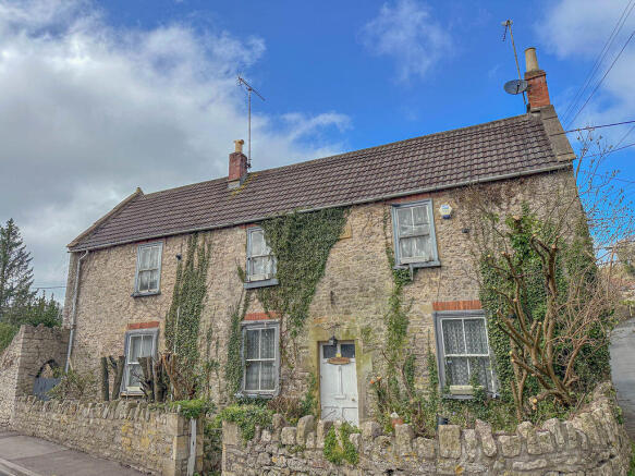 4 bed property, in Bowlish, £250,000