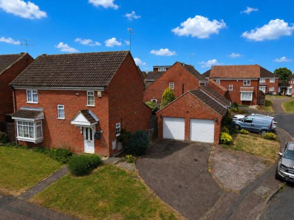 4 bed property, in Quickswood, £430,000