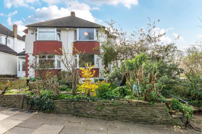 3 bed property, in Constitution Rise, £550,000