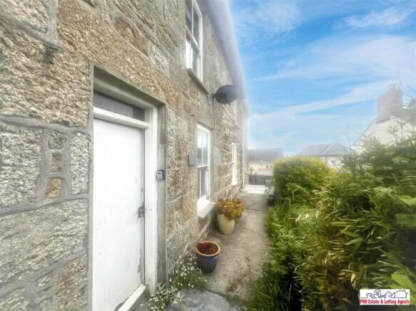 2 bed property, in Dumbarton Terrace, £280,000