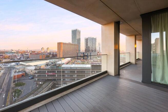 3 bed property, in Legacy Tower, £650,000