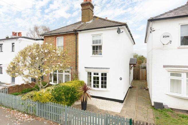 2 bed property, in Cambridge Road, £480,000