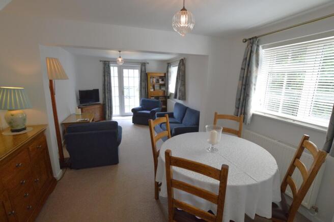 2 bed property, in The Green, £274,400