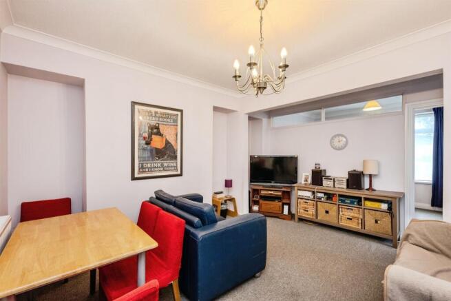 3 bed property, in Pleasant View Terrace, £130,000