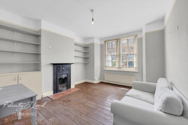 2 bed property, in Haberdasher Street, £550,000