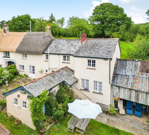 3 bed property, in Dunsford, £750,000