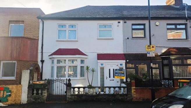 4 bed property, in Kempton Road, £525,000