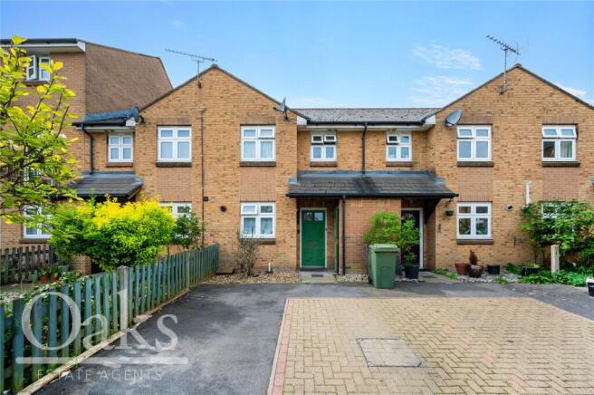 3 bed property, in Estoria Close, £600,000
