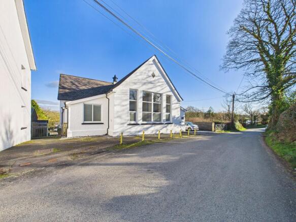 4 bed property, in Glandwr, £575,000