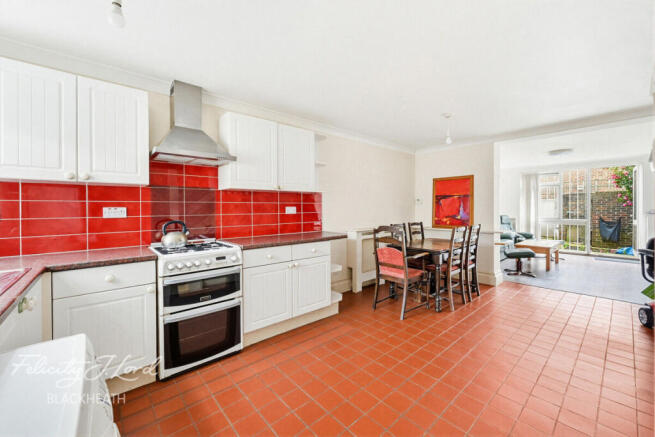 3 bed property, in Arthur Grove, £400,000