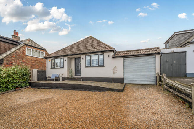 3 bed property, in Downe Avenue, £625,000