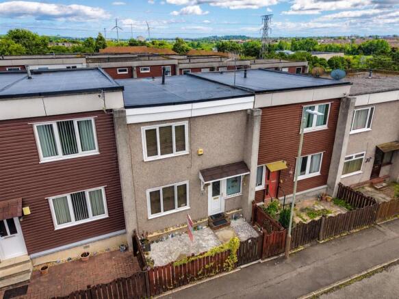2 bed property, in Whitfield Avenue, £65,000