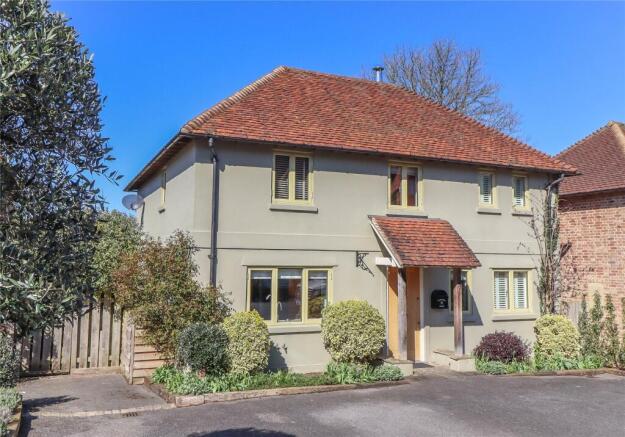 4 bed property, in Station Road, £725,000