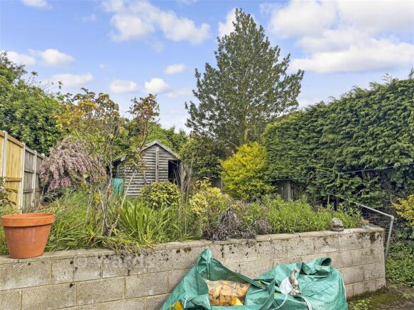 2 bed property, in Freemans Road, £240,000