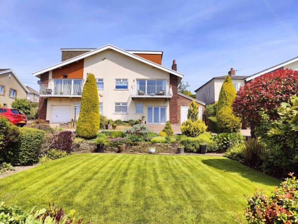 4 bed property, in South Lane, £395,000