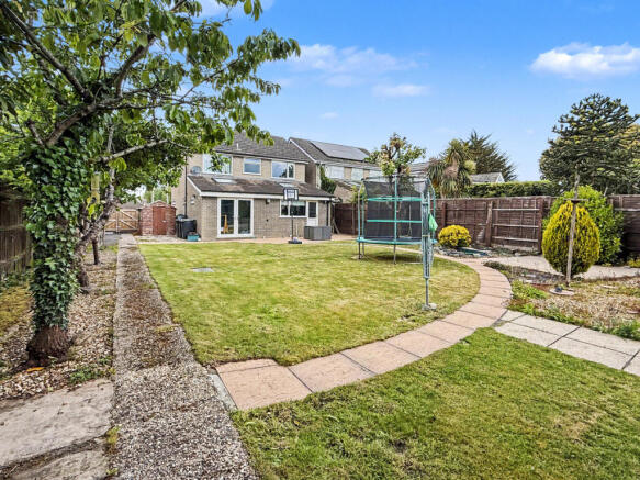 4 bed property, in Wareham Road, £550,000