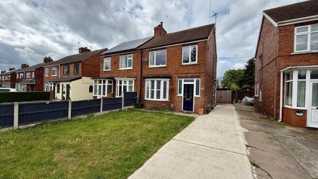 3 bed property, in Moorwell Road, £160,000