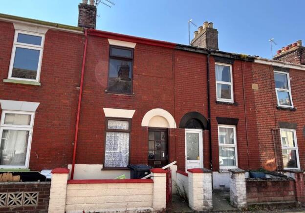 2 bed property, in 7 Victoria Street, £40,000