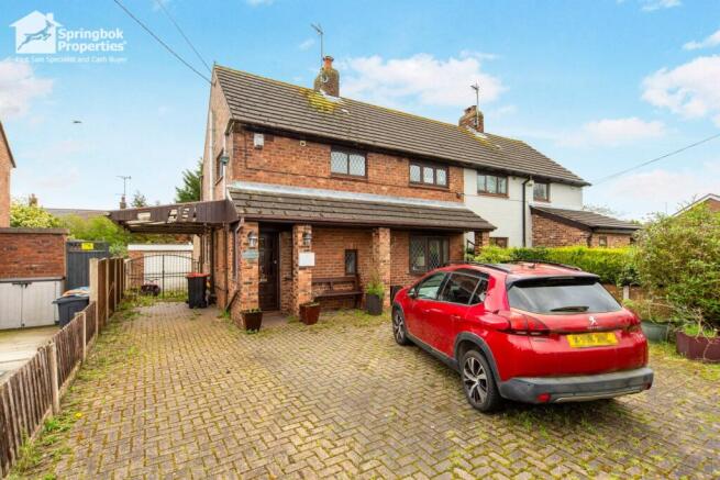 3 bed property, in Croughton Road Stoak, £270,000