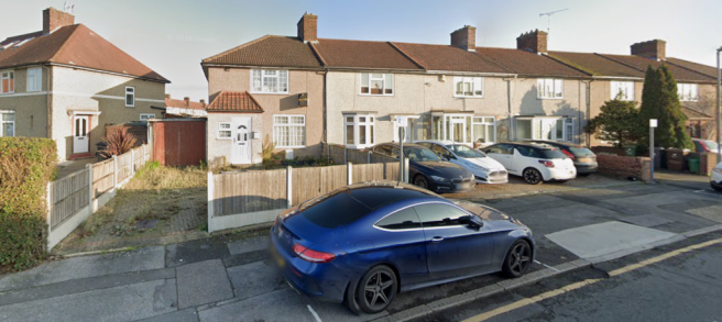 3 bed property, in Pasture Road, £400,000