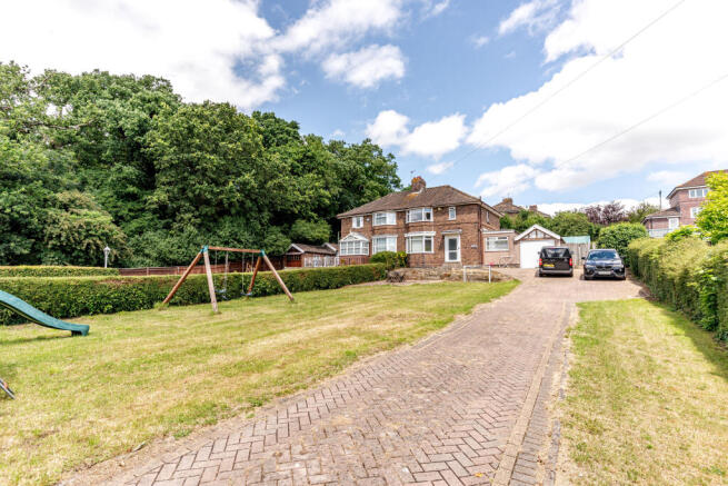 3 bed property, in Sea Mills, £475,000