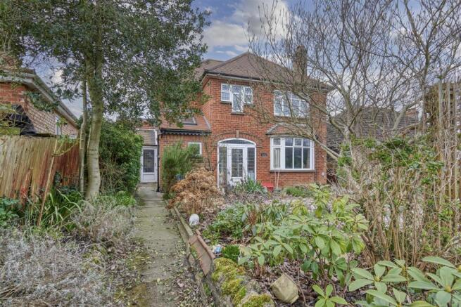 4 bed property, in North End, £425,000