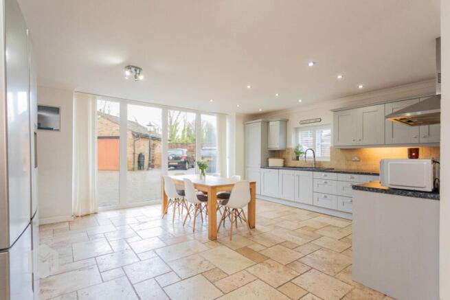 4 bed property, in The Gates, £850,000