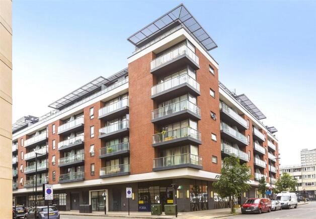 2 bed property, in Worcester Point, £650,000