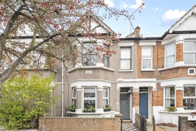 2 bed property, in Borwick Avenue, £350,000