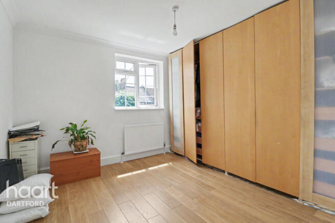 2 bed property, in St Martins Road, £300,000