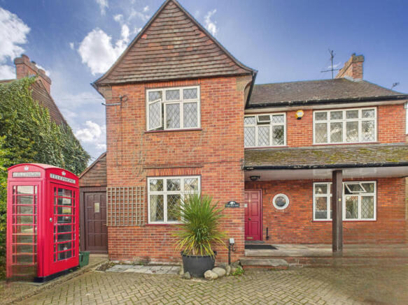 7 bed property, in West Wycombe Road, £860,000