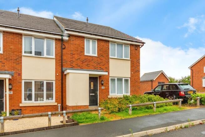 2 bed property, in Neptune Road, £210,000