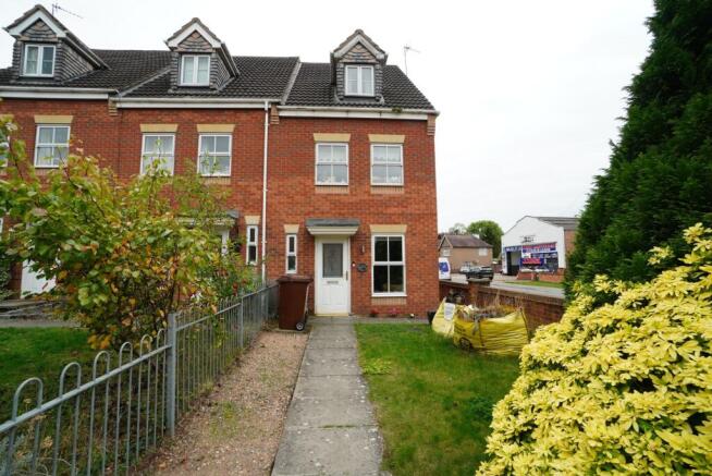 3 bed property, in Harlequin Road, £225,000