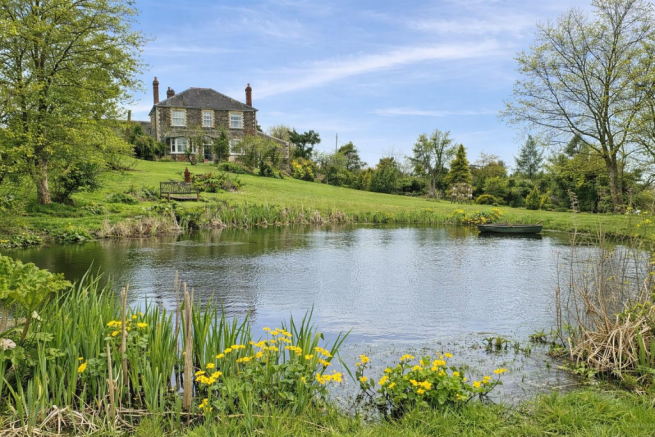 3 bed property, in Stony Lane, £900,000