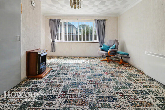 2 bed property, in New Road, £200,000