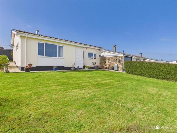 4 bed property, in Mellanear Close, £460,000