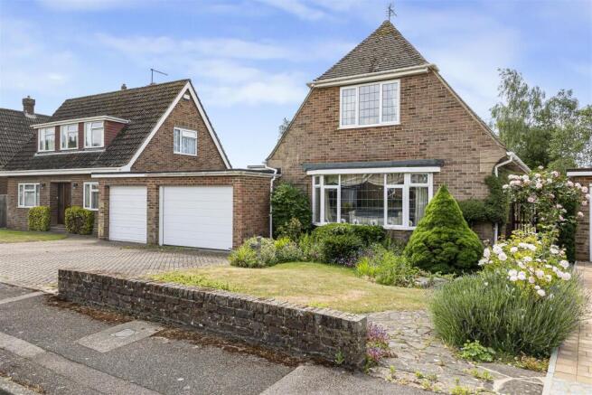 3 bed property, in Greenlands, £799,950