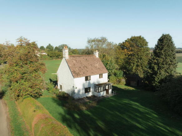 3 bed property, in Weston Under Penyard, £499,000