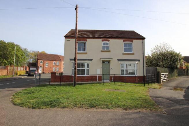 4 bed property, in Bevers Way, £249,000
