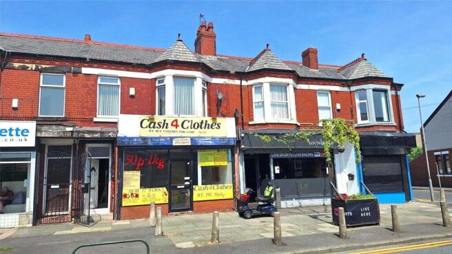 2 bed property, in Moss Lane, £130,000