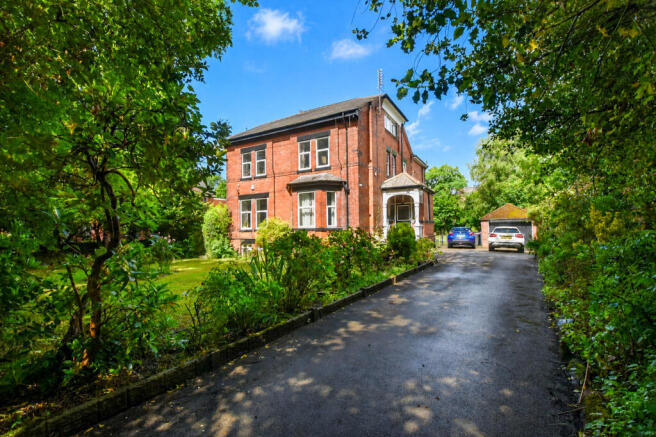 8 bed property, in 'Lynwood', £1,250,000