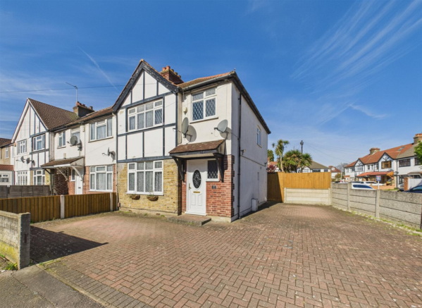 3 bed property, in Tudor Road, £550,000