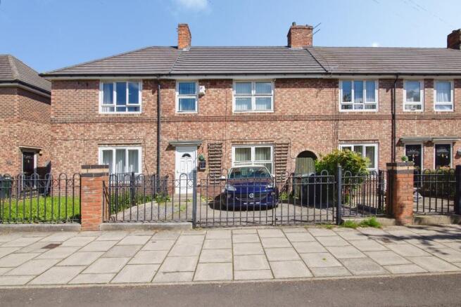 3 bed property, in St. Anthonys Road, £100,000