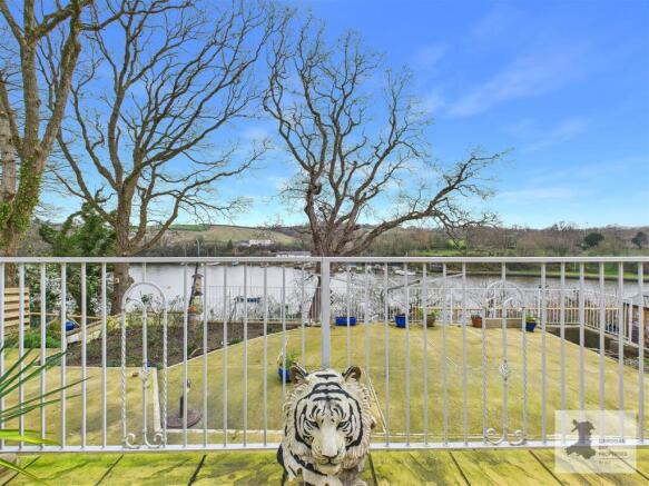 4 bed property, in St. Dogmaels Road, £495,000