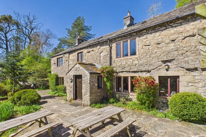 7 bed property, in Fawcett Mill, £895,000