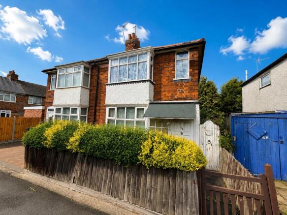2 bed property, in Ireton Road, £220,000